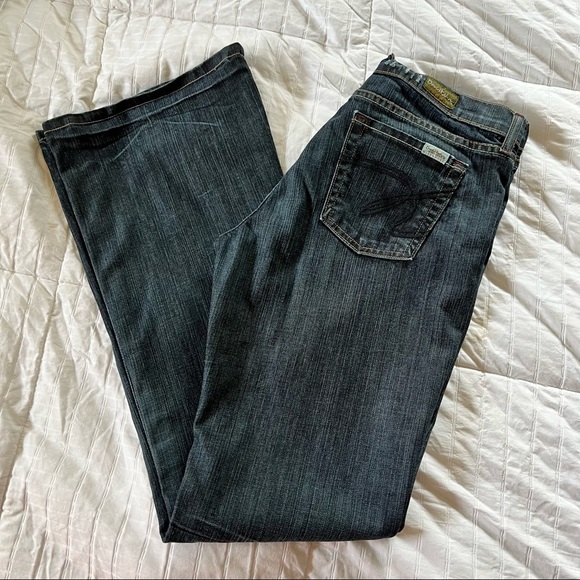 David Kahn Niki 818 Medium Wash Distressed Mid Rise Flare Leg Denim Jeans - Picture 2 of 16